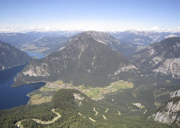 贝尔维尤豪斯酒店 上特劳恩